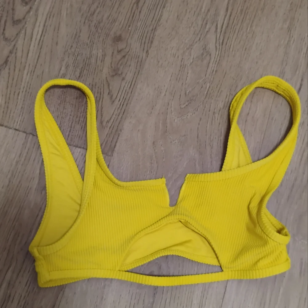 Frankie's Bikinis Women Yellow Ribbed Notched Neckline Cutout Bikini Top Sz M